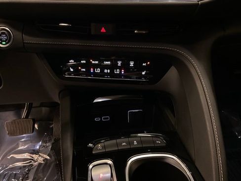 Used 2023 Buick Envision Preferred FWD image 20