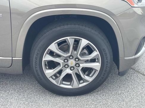 Used 2020 Chevrolet Traverse Premier w/ LPO, Floor Liner Package FWD image 10