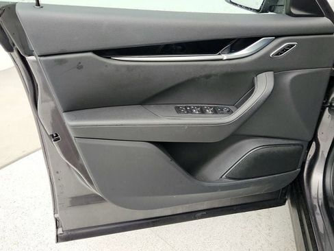 Used 2022 Maserati Levante GT image 11