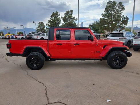 Used 2023 Jeep Gladiator Sport AWD/4WD image 4