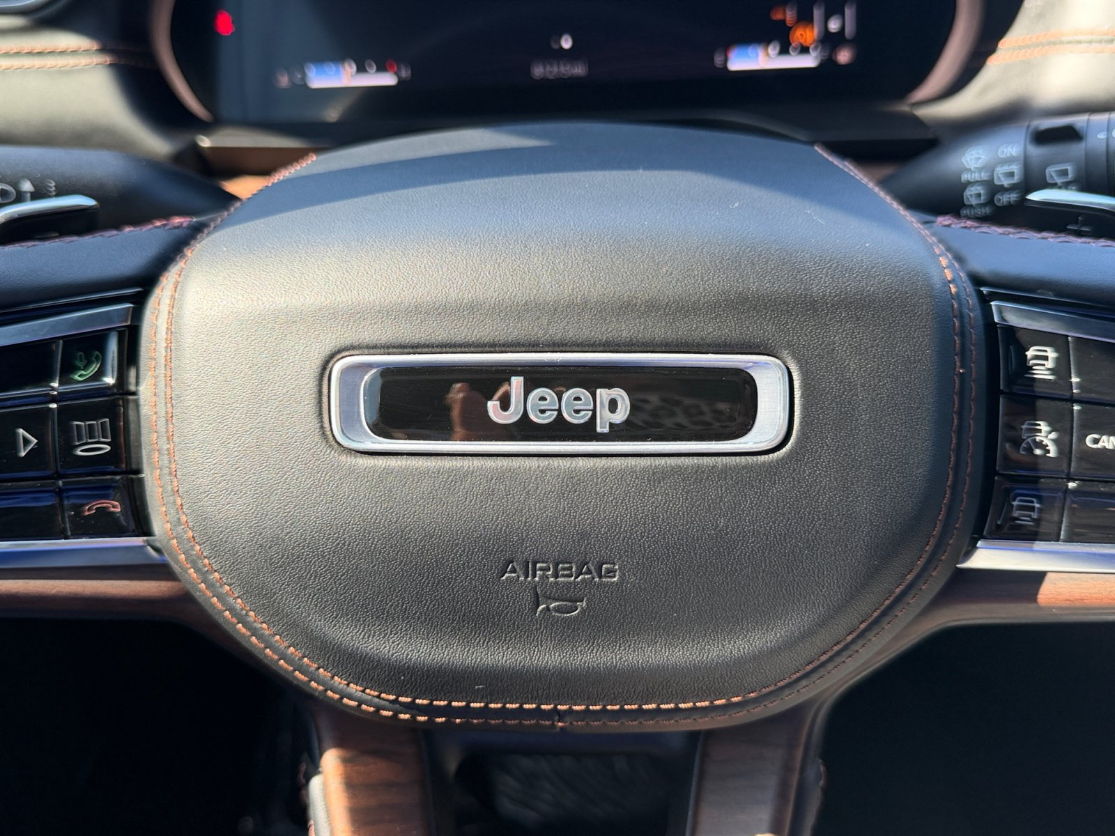 Used 2021 Jeep Grand Cherokee L Summit w/ Advanced Protech Group IV AWD/4WD image 43