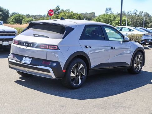 New 2026 Hyundai Ioniq 5 SEL RWD image 5