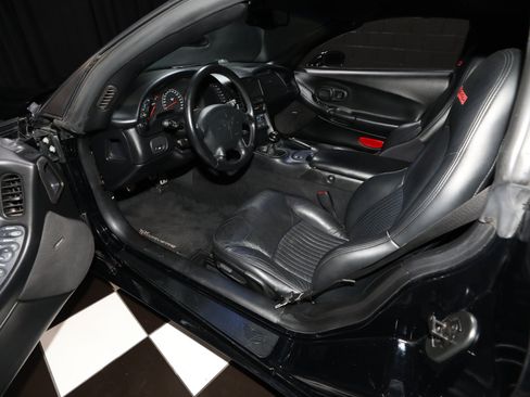 Used 2002 Chevrolet Corvette Z06 w/ Memory Pkg RWD image 3