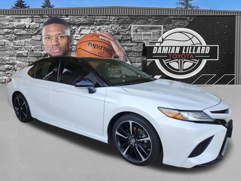 Used 2019 Toyota Camry XSE w/ Navigation Package FWD image 1