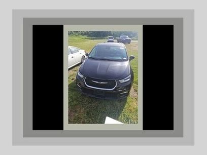 Used 2023 Chrysler Pacifica Touring-L