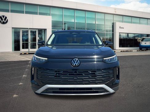 Certified 2026 Volkswagen Tiguan SE w/ Panoramic Sunroof Package AWD/4WD image 2