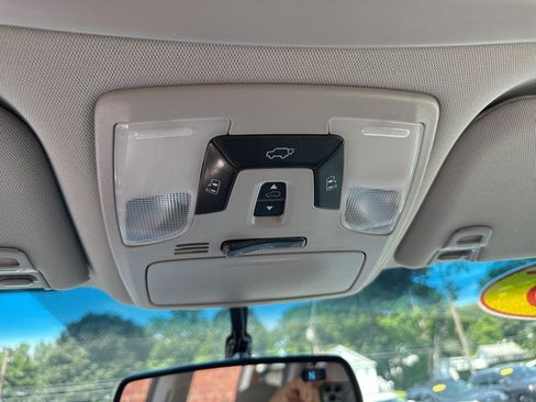 Used 2016 Toyota Sienna XLE FWD image 33