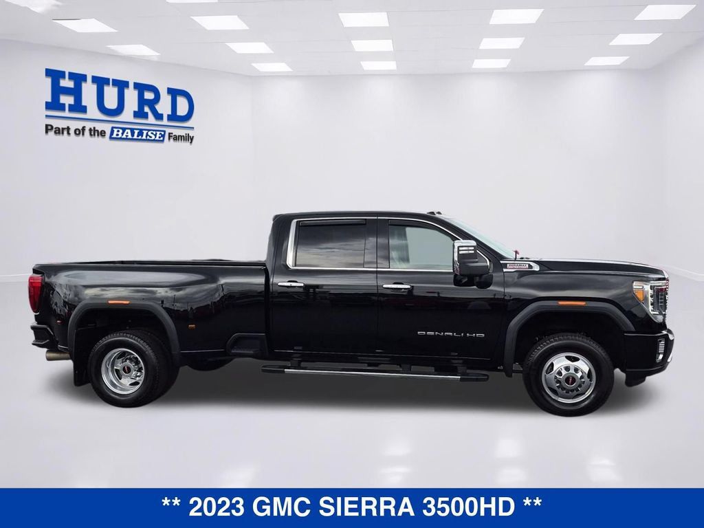 Used 2023 GMC Sierra 3500 Denali w/ Denali Ultimate Package AWD/4WD image 2