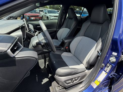 Used 2025 Toyota Corolla XSE FWD image 11