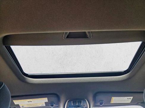 New 2026 Chevrolet Trax RS w/ Sunroof Package image 14