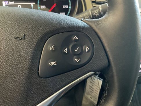 Used 2016 Chevrolet Impala LT w/ Convenience Package image 13