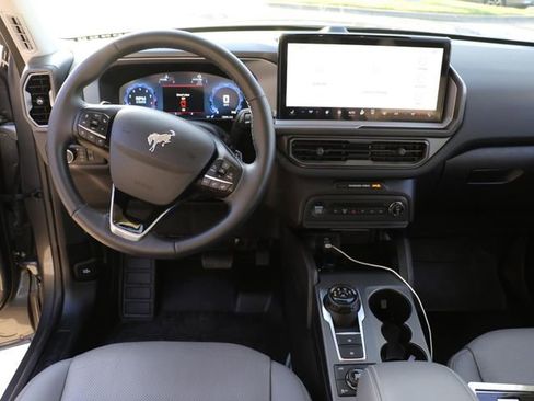 Used 2025 Ford Bronco Sport Badlands image 15