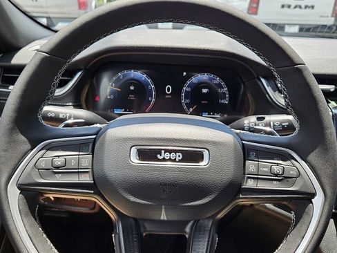 New 2025 Jeep Grand Cherokee L Laredo w/ Luxury Tech Group I RWD image 20