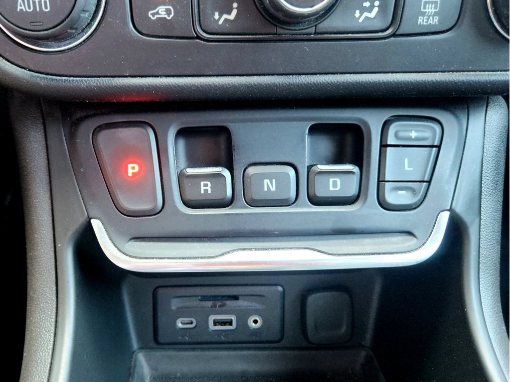 Used 2019 GMC Terrain SLT w/ Preferred Package FWD image 30