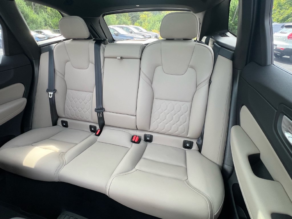 Certified 2026 Volvo XC60 B5 Plus AWD/4WD image 22