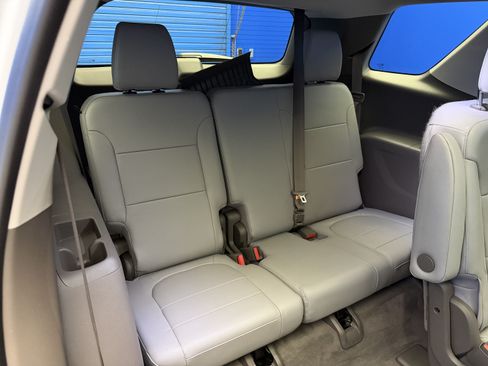 Used 2018 Chevrolet Traverse Premier w/ Driver Confidence II Package FWD image 30