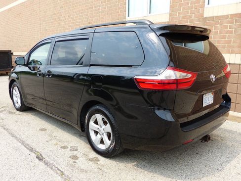 Used 2017 Toyota Sienna LE FWD image 9