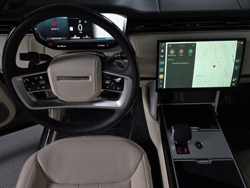 New 2026 Land Rover Range Rover Autobiography AWD/4WD image 13