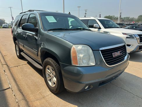 Used 2010 GMC Yukon SLT AWD/4WD image 2
