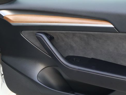 Used 2023 Tesla Model 3 Standard Range image 15