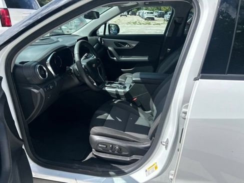 Used 2025 Chevrolet Blazer LT FWD image 5