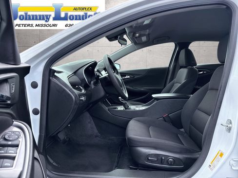 Used 2025 Chevrolet Malibu LT FWD image 10