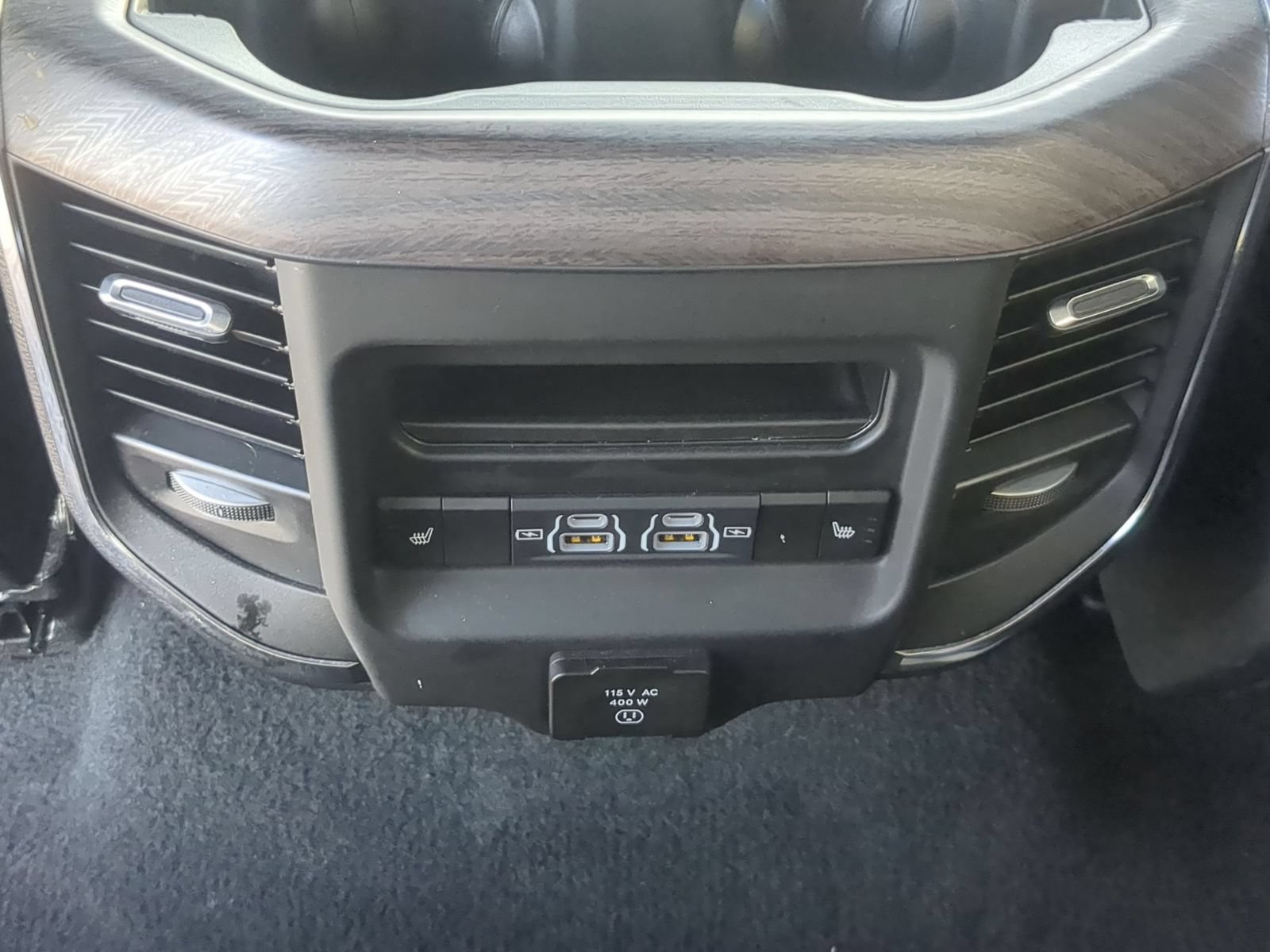 Used 2025 RAM 1500 Laramie AWD/4WD image 32