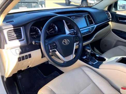 Used 2016 Toyota Highlander Limited image 17