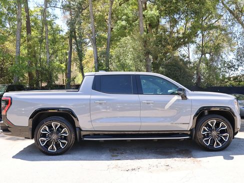 Used 2024 GMC Sierra EV Denali image 32