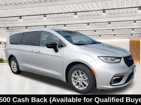 New 2026 Chrysler Pacifica Select FWD image 1