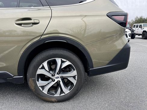 Used 2022 Subaru Outback Limited image 12