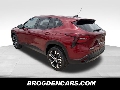 Used 2025 Chevrolet Trax RS w/ Driver Confidence Package FWD image 6