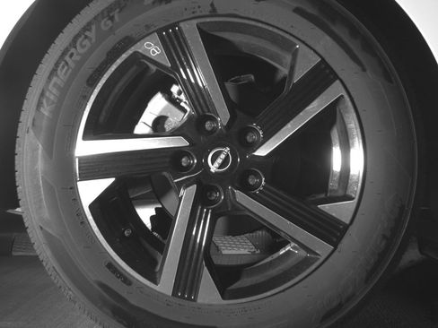 Used 2025 Nissan Sentra SV FWD image 15