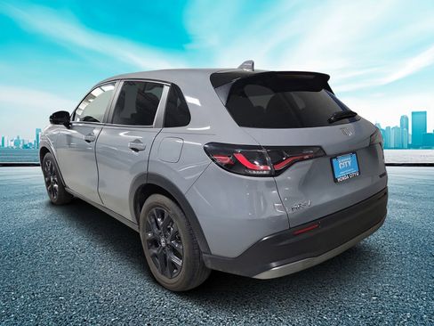 Used 2024 Honda HR-V Sport image 4