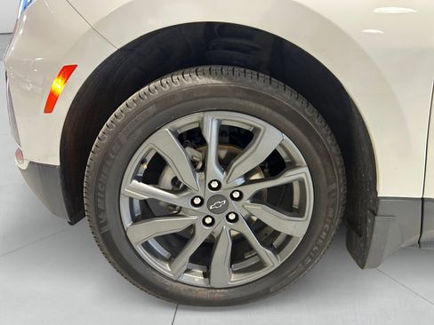 Used 2022 Chevrolet Equinox RS w/ LPO, Floor Liner Package image 13