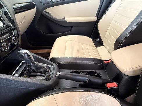 Used 2016 Volkswagen Jetta SEL Premium w/ Lighting Package image 33