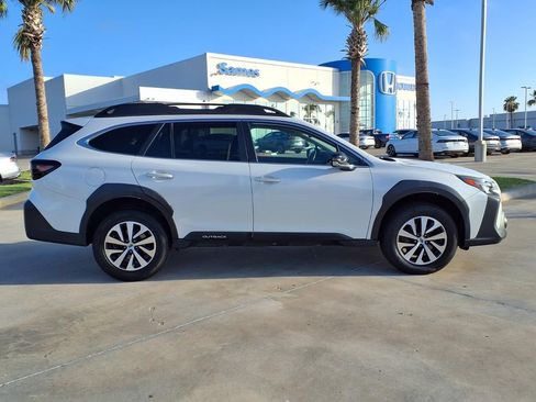 Used 2023 Subaru Outback Premium AWD/4WD image 8