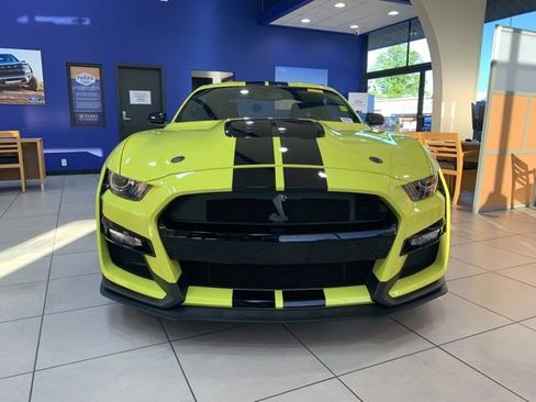 Used 2021 Ford Mustang Shelby GT500 w/ Technology Package RWD image 3