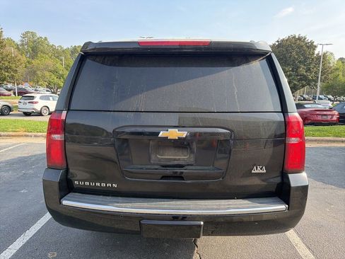 Used 2016 Chevrolet Suburban LTZ image 4