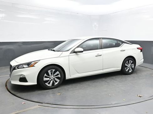 Used 2021 Nissan Altima 2.5 S image 3