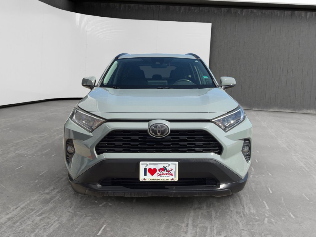 Used 2020 Toyota RAV4 XLE Premium FWD image 8