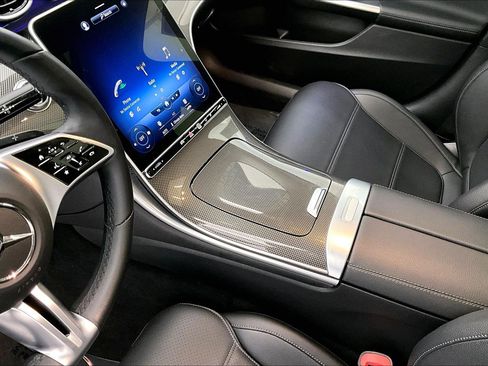 Used 2022 Mercedes-Benz C 300 Sedan image 15