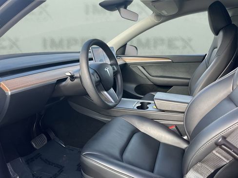 Used 2023 Tesla Model Y Long Range image 9