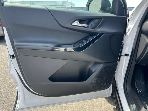 Used 2025 Chevrolet Equinox LT FWD image 18