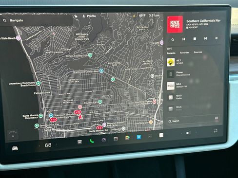 Used 2022 Tesla Model X AWD/4WD image 22