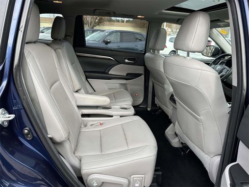Used 2015 Toyota Highlander Limited image 13