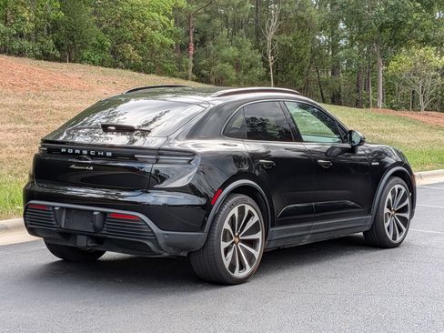 Certified 2025 Porsche Macan 4S Electric AWD/4WD image 25