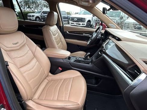 Used 2020 Cadillac XT6 Premium Luxury w/ Platinum Package image 11