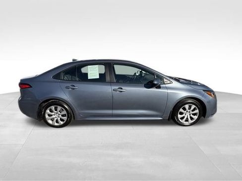 Used 2025 Toyota Corolla LE image 9