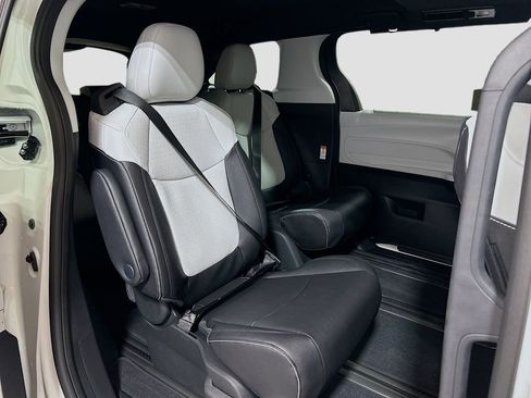 New 2025 Toyota Sienna XSE image 26